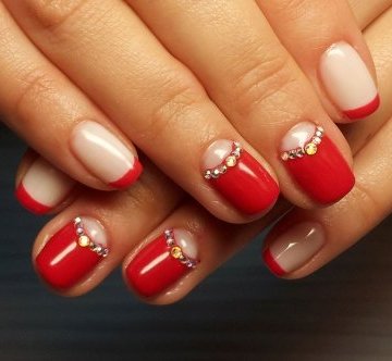 Красные матовые ногти дизайн 2020. Фото новинки со стразами, серебром, френчем, золотом, рисунком