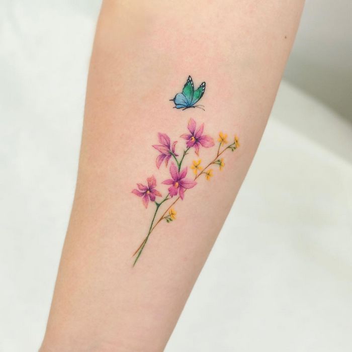 Красивые маленькие татуировки для девушек. Эскизы и значения, фото