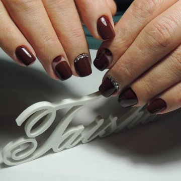 Дизайн маникюра в коричневом цвете на короткие, длинные, острые, квадратные ногти. Фото