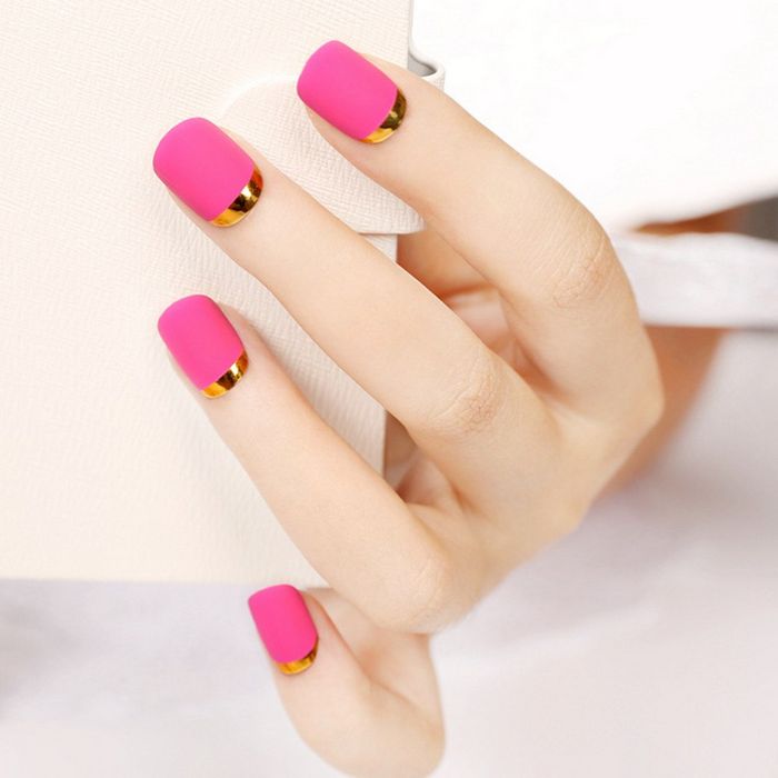 Дизайн ногтей в серо-розовом цвете. Фото маникюра, модные тенденции 2020