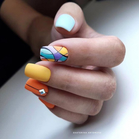 Идеи дизайна маникюра гель-лаком на короткие квадратные ногти 2020. Фото