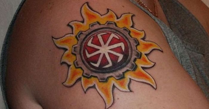 Татуировки для мужчин на плече славянские, кельтские узоры, надписи, со смыслом силы и добра,