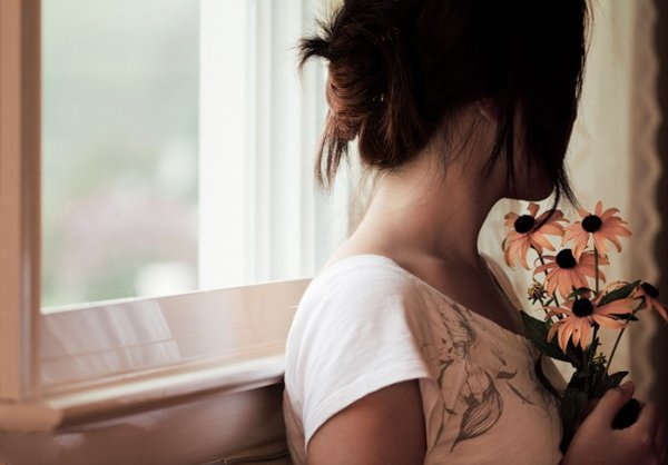 Красивое фото девушке брюнетке на аву в Инстаграм, селфи. Как сделать в домашних условиях