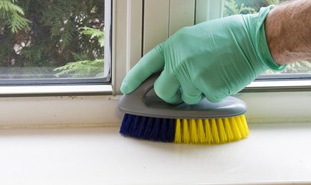Как и чем мыть пластиковые окна, как удалить пятна с рамы и подоконника