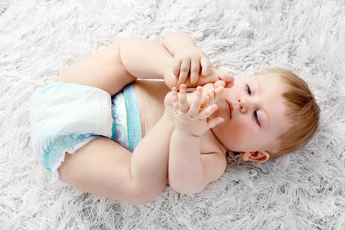 Как одеть памперс на малыша правильно Подробная инструкция