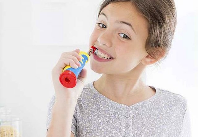 Зубной налет у детей — чем он опасен