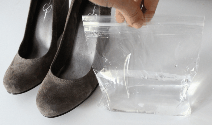 Как растянуть обувь из искусственной замши