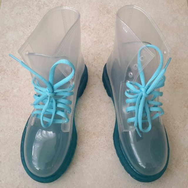 Трендовые ботинки на шнурках. как их грамотно носить