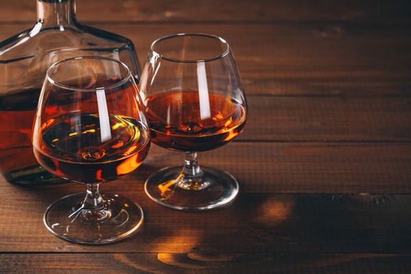 Разница между виски и бренди