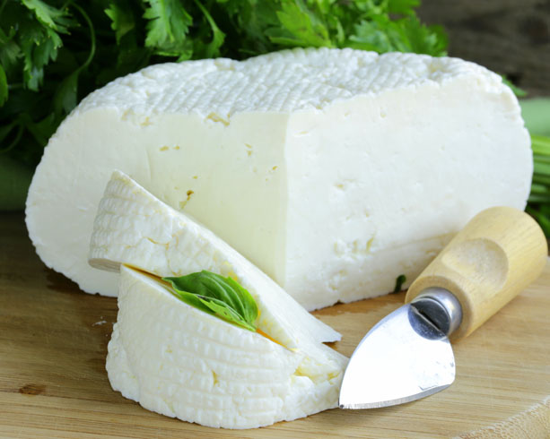 Разница между брынзой и сыром
