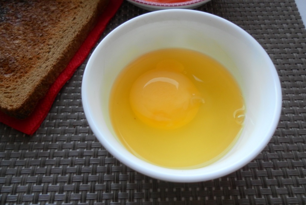 Отличие свежего яйца от тухлого