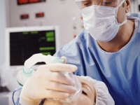 Лекарей, которые дерутся с COVID-19, будут консультировать анестезиологи в режиме online