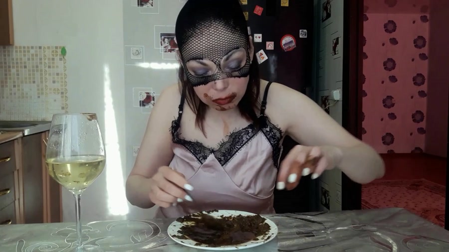 Shit - Fboom - I eat shitty womit (part 1) with ScatLina (03 May2020/HD/1.15 GB)