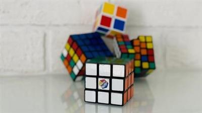 7 Simple steps to solve a 33 Rubik's cube